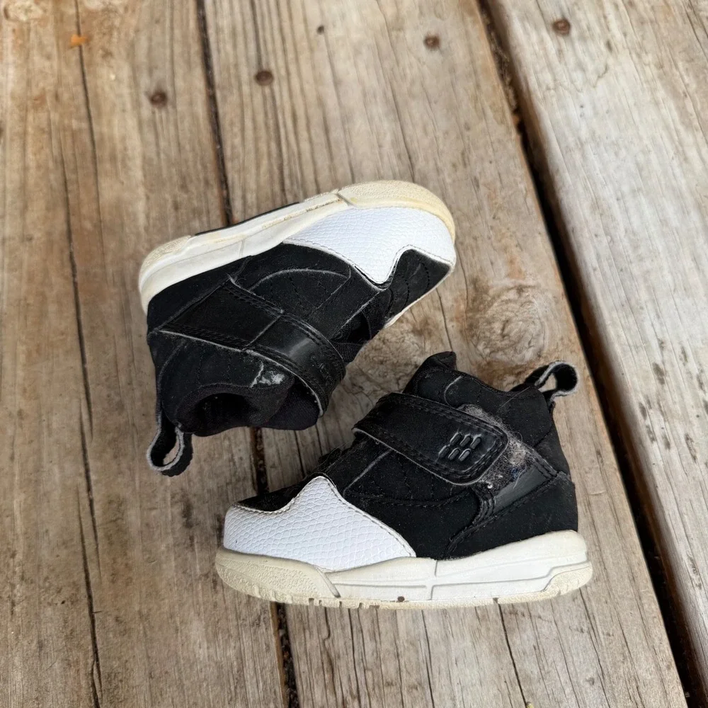 VTG 09 Nike Air Jordan Toddler Shoes 3C Black Red White Retro Mid Top 364759-065